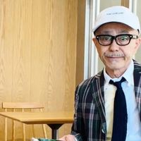 七八十岁男人，上衣尽量要放弃卫衣和唐装，这些衣服更洋气高级