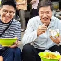 互联网 篇零：重回企业家IP榜首，一碗热干面带火整条街，雷军凭什么红了十几年