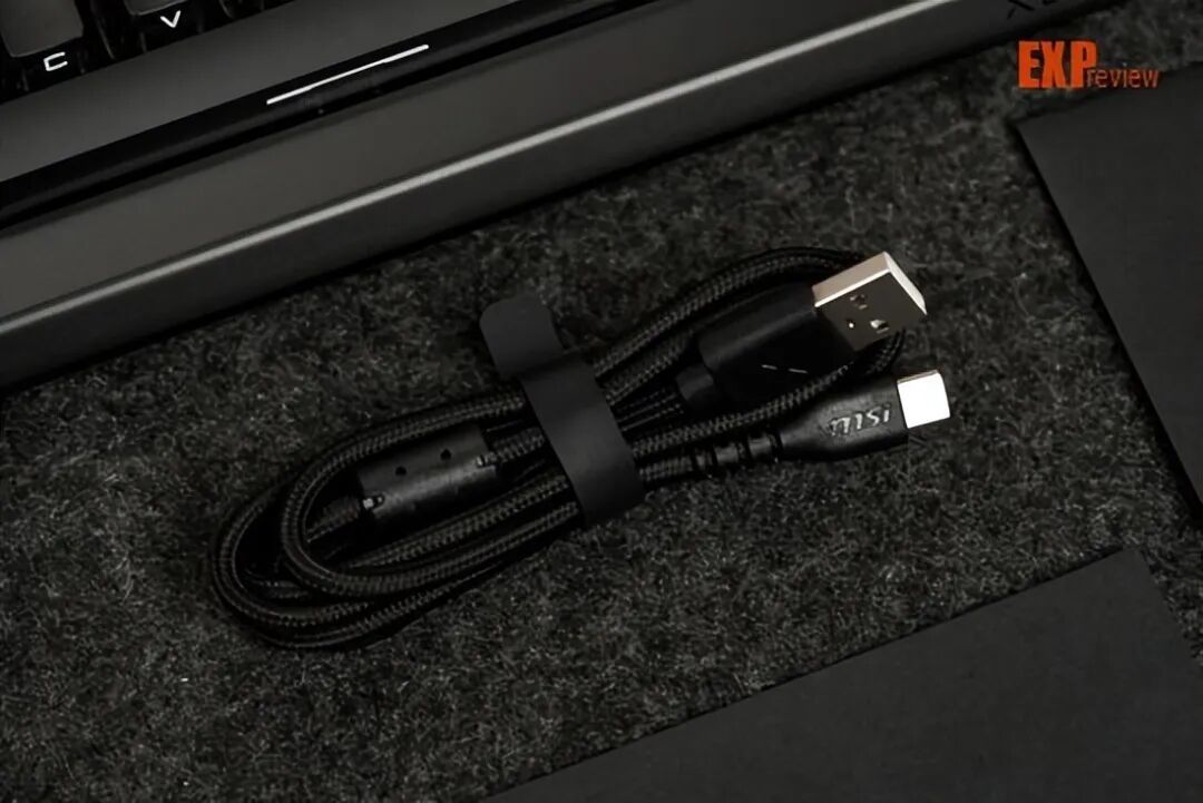 微星 X68K 磁轴键盘上手体验:造型前卫的旗舰级磁轴小配列键盘