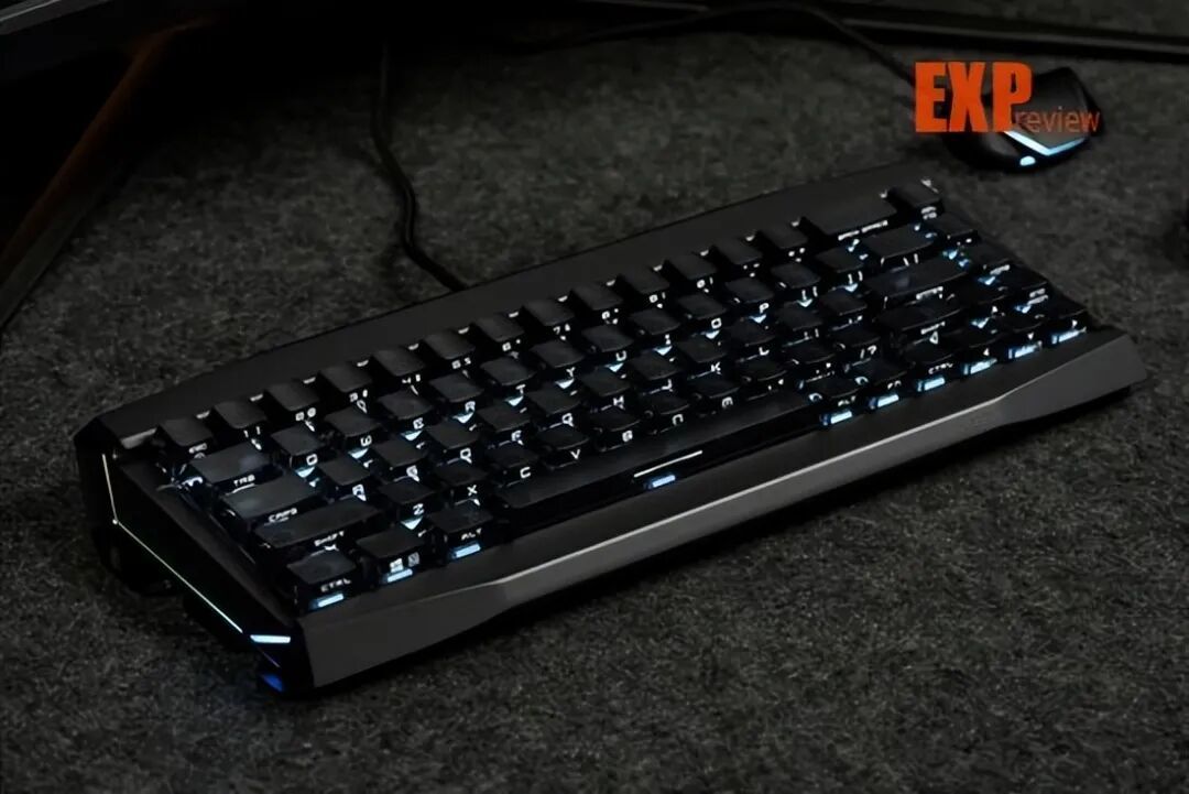 微星 X68K 磁轴键盘上手体验:造型前卫的旗舰级磁轴小配列键盘