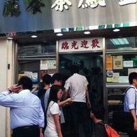 两餸饭江湖:从“穷人恩物”到88港元星斑饭,谁在定义香港新食尚?