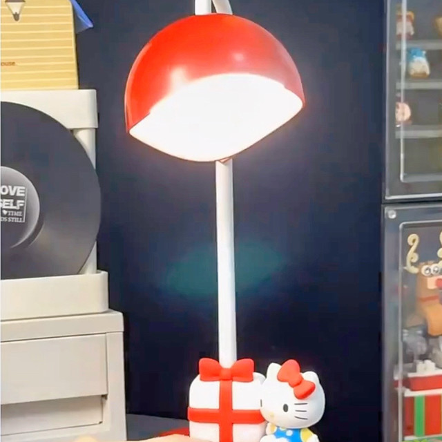 618买的Hello Kitty台灯，用了半个月我愿称它“可爱界卷王～