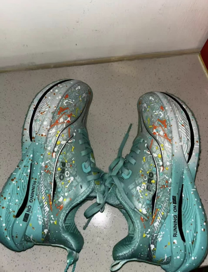牵角羊跑鞋