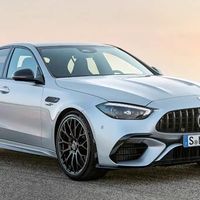 AMG C63插混VS宝马M3六缸：谁才是高性能中型轿车的终极答案？