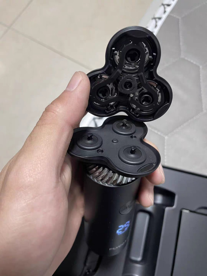 飞科电动剃须刀