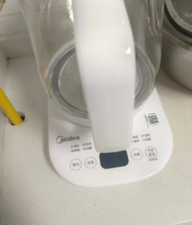 爸爸每日离不开的美的1.5L全自动养生壶