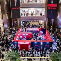 Jennie联名快闪店首日狂卖220万！甜酷风家居服秒空，全国门店陆续开抢