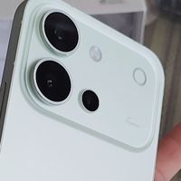 小时候他扶我骑车，长大后我耐心教他用手机