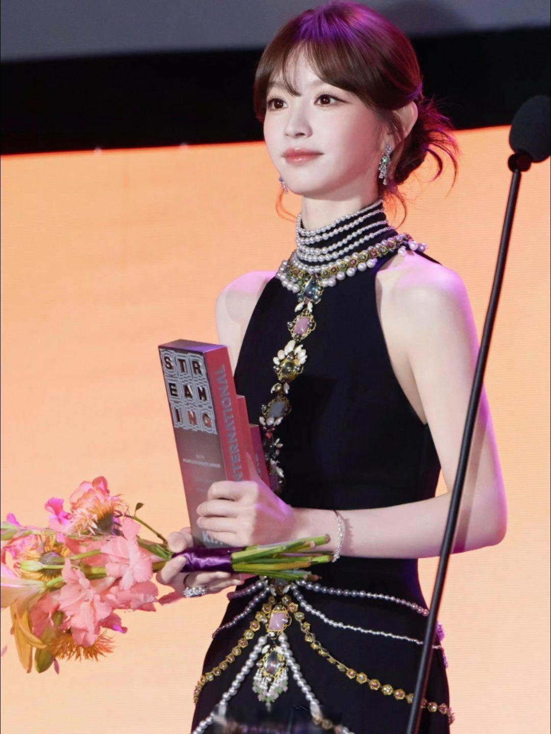 生命树导演李雪摘亚洲大奖,杨紫胡歌主演的中国故事打动世界