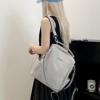 高弹牛仔裤VS仿牛仔瑜伽裤：谁才是舒适穿搭的终极答案？
