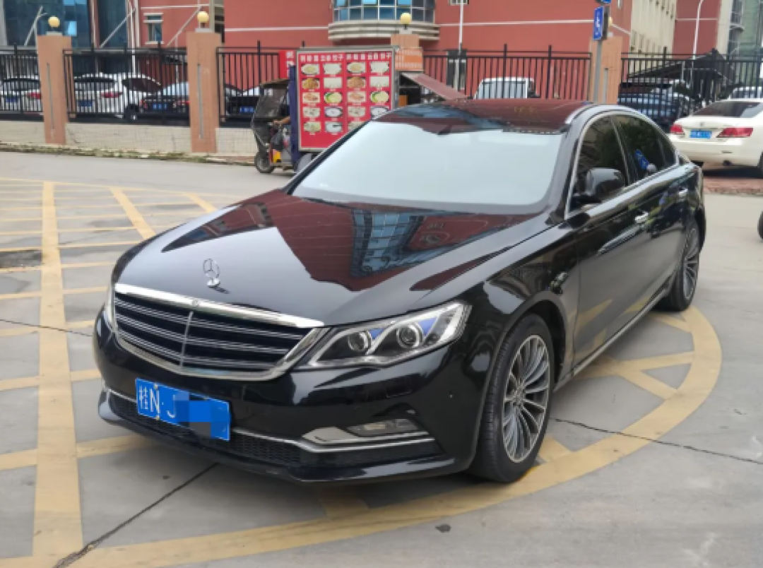 为开大奔走捷径！男子将众泰Z700改装成奔驰E300L 结果罚款、拘留一条龙