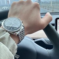欧米茄超霸VS百年灵Navitimer：登月传奇与飞行滑尺谁更值得入手？