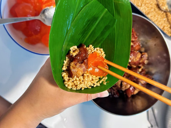 端午零失败鲜肉蛋黄粽，在家做巨正宗！