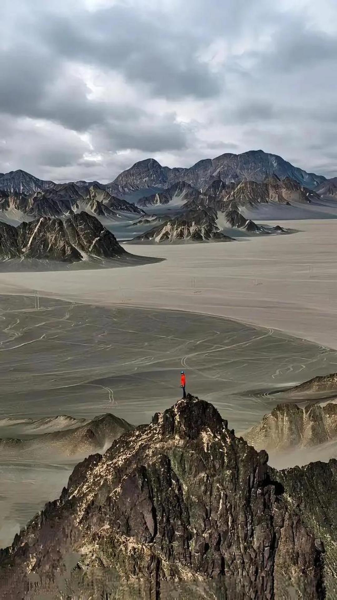 青海黑独山:一幅由天地挥毫的巨幅水墨画卷