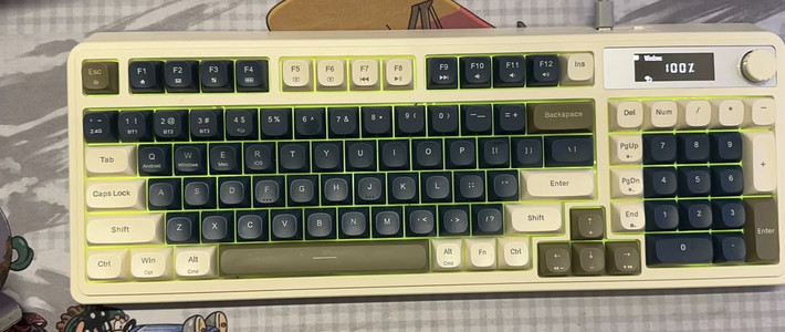 简约电竞风键鼠套装提升桌面格调