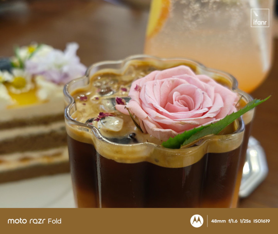 摩托罗拉 Razr Fold 体验:去,把三星的桌子掀了