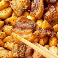 青岛满街“李村大集戳子肉”，到底哪家是真的？哪家最好吃？