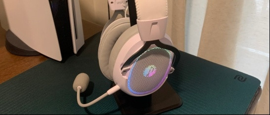 百元到中端头戴游戏耳机实测：音质与定位真能兼得？