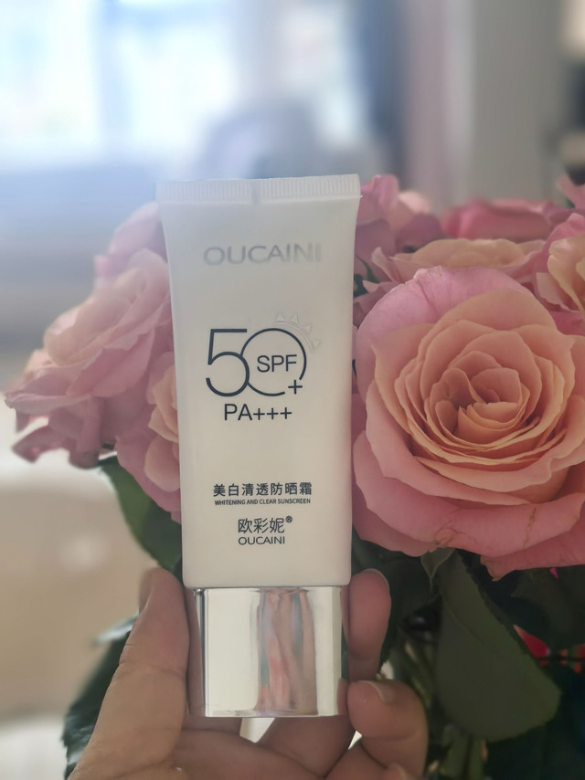 Citywalk 逛吃防晒｜植蔓草抗氧不暗沉，逛一天都好看