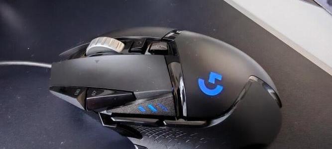 G502 HERO vs 巴塞利斯蛇V3：谁才是游戏办公全能王？