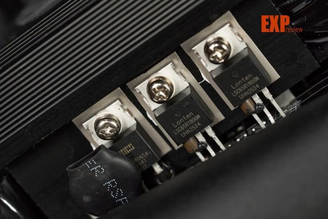 技嘉EAGLE 850PM PG5电源评测:六毛七一瓦也能做到无可挑剔的性能表现