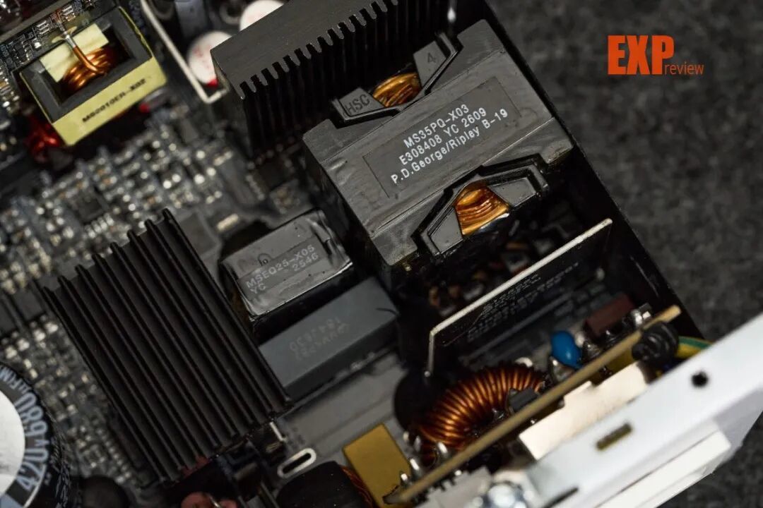 技嘉EAGLE 850PM PG5电源评测:六毛七一瓦也能做到无可挑剔的性能表现