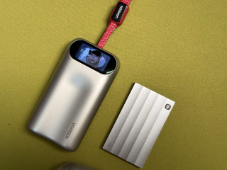 45W快充+自定义屏显，绿联屏显充电宝有点东西！