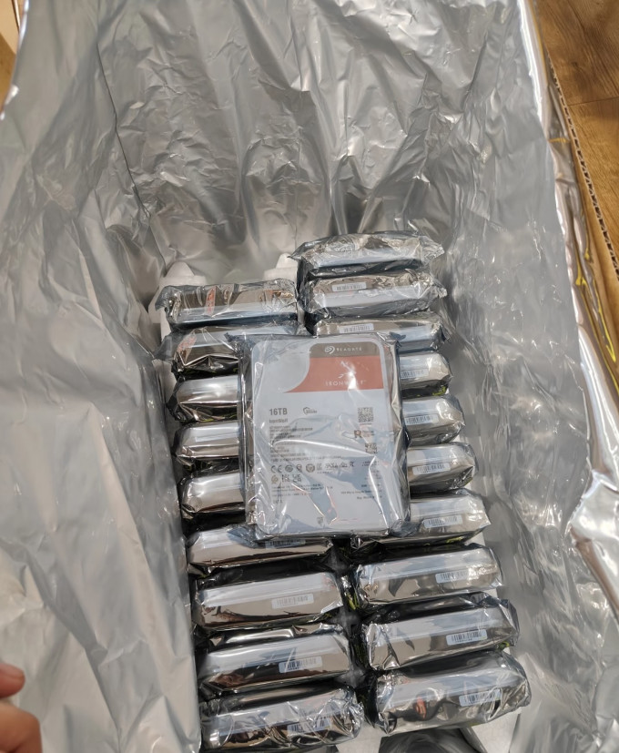 威联通网络存储