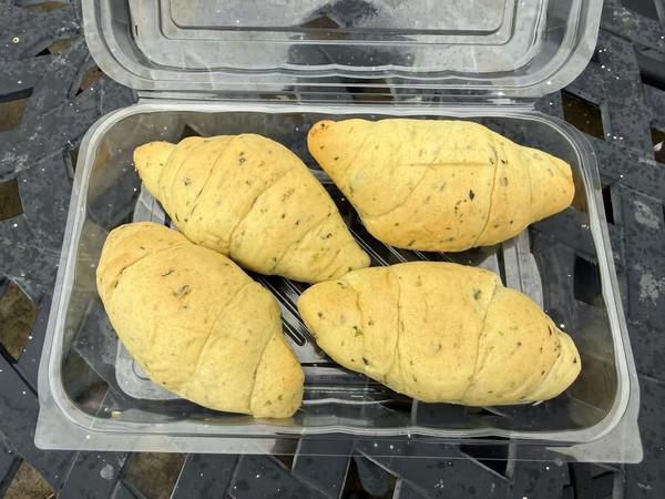 这款面包元素很多，但基底没做好都白搭。