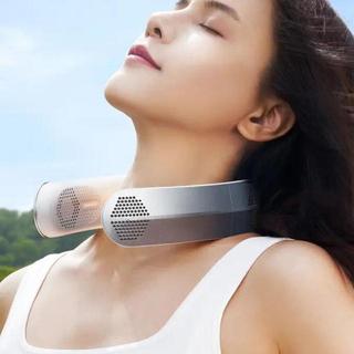地铁族夏日续命神器实测：挂脖解放双手vs折叠塞口袋，谁才是通勤最优解？