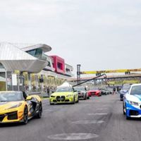 小米SU7 Ultra零百2.36秒、仰望U9极速309km/h，国产电车直线加速挑战燃油超跑