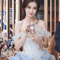 复出即巅峰！杨颖直播带货8300万，38款女鞋秒售罄，陈赫刷礼物登榜一