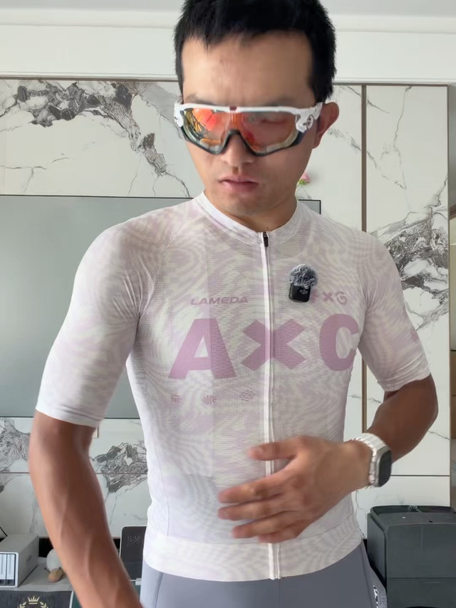 兰帕达老用户穿上新款骑行服的感觉