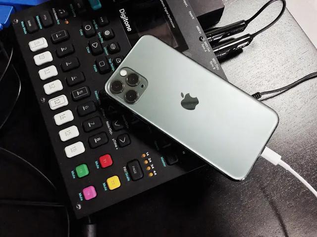 iPhone 13换电池选原装还是第三方？实测3年数据告诉你真相