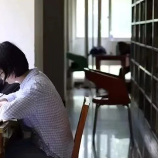大学四年账单：高考完了只是开始，这笔账算哭了多少普通家庭