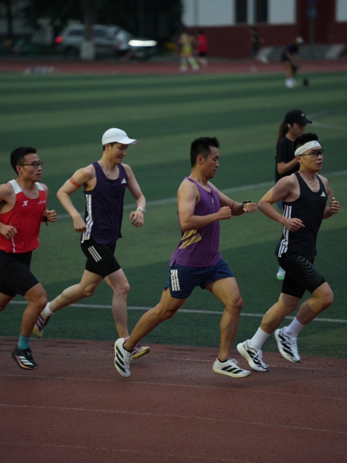 阿迪达斯心率表