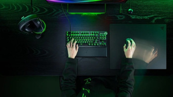 CS2玩家实测：玻璃鼠标垫真的能让瞄准稳三分？