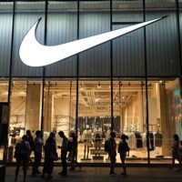市值蒸发300亿美元！Nike大中华区七连跌背后消费者为何不再买单