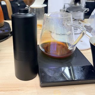 手摇还是电动？锥刀还是平刀？一篇说透咖啡磨豆机选购逻辑