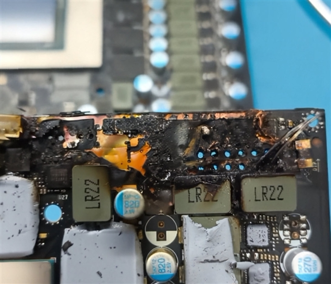 烧毁史上最惨RTX 5090!16针接口炸无踪影 GPU和显存全毁