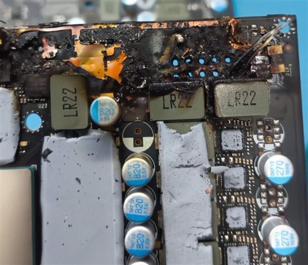 烧毁史上最惨RTX 5090!16针接口炸无踪影 GPU和显存全毁