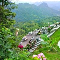 贵州这个距梵净山10公里的小镇开街，万人涌入体验宋代点茶