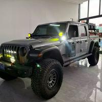 Jeep经典VS国产新力量！17.99万212皮卡硬刚角斗士，谁才是真越野王者