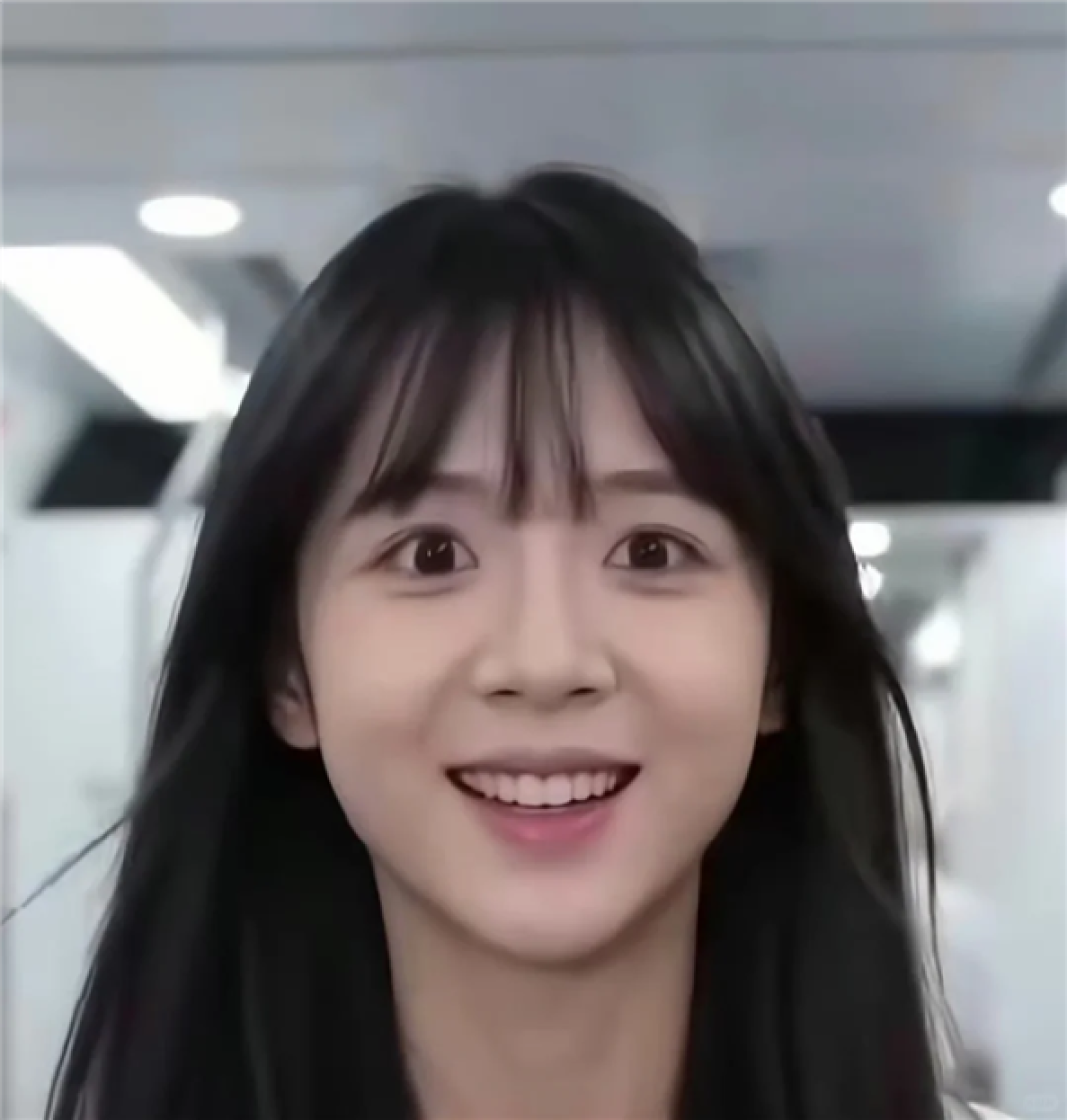 被AI脸包围的我 已经快看吐了