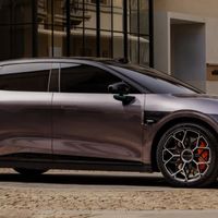 极氪007、Model 3、小米SU7后排屏幕对比：谁才是后排娱乐天花板？