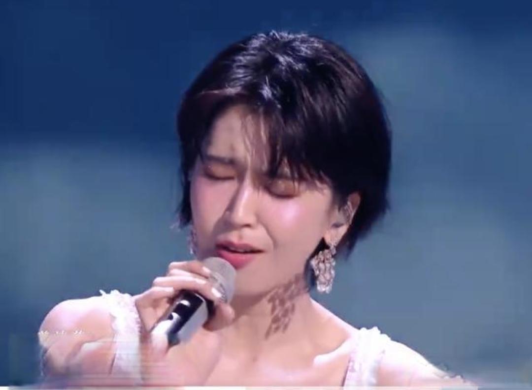 冠军舞台!曾沛慈李心洁《会开花的云》温柔吟唱征服全场