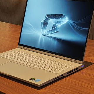 AI全域唤醒+300Hz高帧幻彩屏 七彩虹iGame M16 Origo2026新品测评