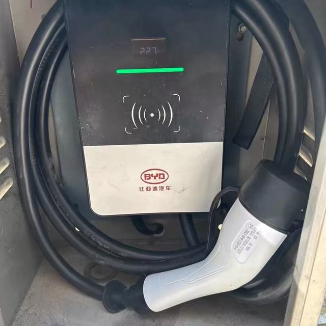 谁懂啊！电车车主的充电尴尬终于解决了😭