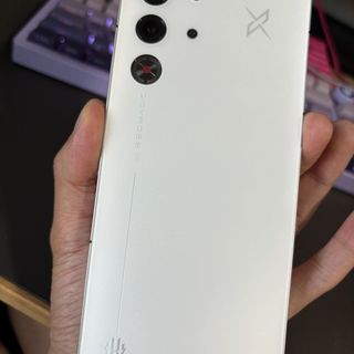 红魔10 Pro vs 红魔11 Air：骁龙8至尊版加持，谁才是游戏旗舰王者