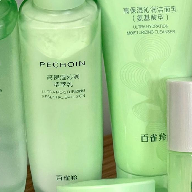 干皮保湿不选厚重款，5 款亲肤好吸收的保湿水乳盘点